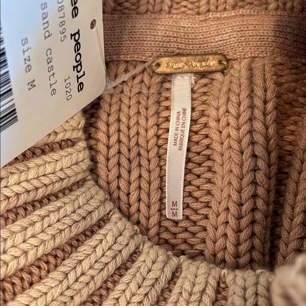 Free People Sweetheart Turtleneck Sweater Small Tan Sand Crop Chunky Oversized - Picture 4 of 7